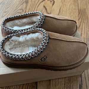 Ugg Tasman Chestnut - Womens size 9